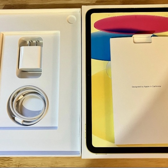 Apple Gold Tablet Sleek Design Minimalist Aesthetic - Picture 3 of 3